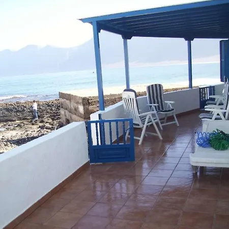 La Caleta Sleeps 6 Wifi וילה