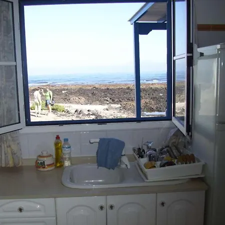 La Caleta Sleeps 6 Wifi Famara