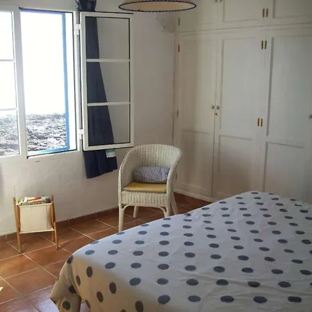 La Caleta Sleeps 6 Wifi * Famara