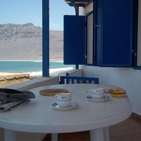 La Caleta Sleeps 6 Wifi *