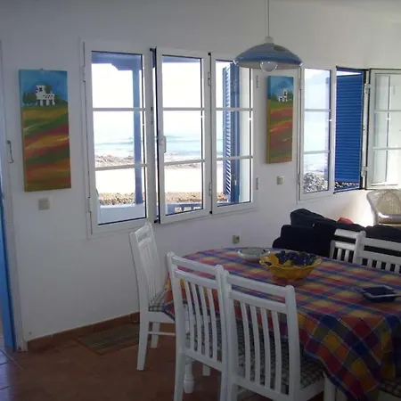La Caleta Sleeps 6 Wifi * Famara